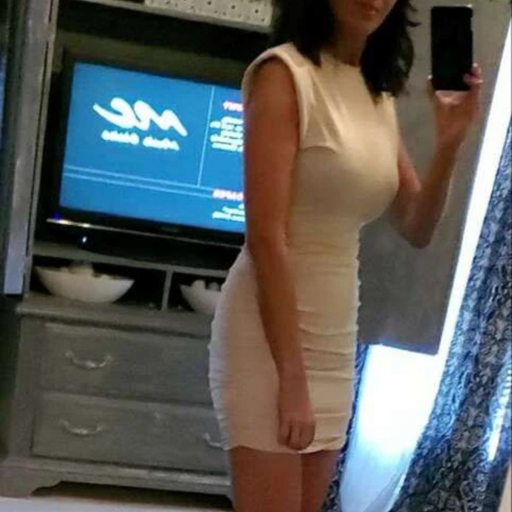 Shoulder Pad Rouched Dress - Picture 2 of 3